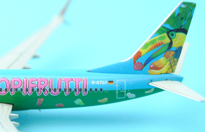 1/400 Model Airplane JC-Wings XX4369 Germany Tuifly Haribo Tropifrutti Boeing 737-800 D-ATUJ Aircraft Diecast Model Collectibles, Scale Model.