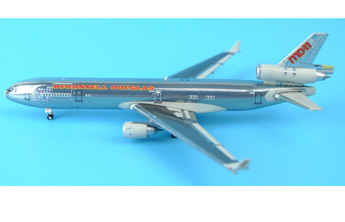 1/400 Model Airplane JC-Wings XX4668 McDonnell Douglas MD-11 N111MD House Color Polish Aircraft Diecast Model Collectibles, Scale Model, Metal Model Plane.