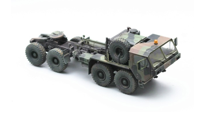 1/35 Scale Model Military Truck Finished Model Kit, Oshkosh M983 HEMTT Finished Model Kit.