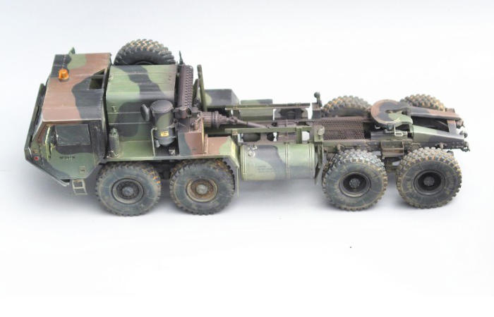 1/35 Scale Model Military Truck Finished Model Kit, Oshkosh M983 HEMTT Finished Model Kit.